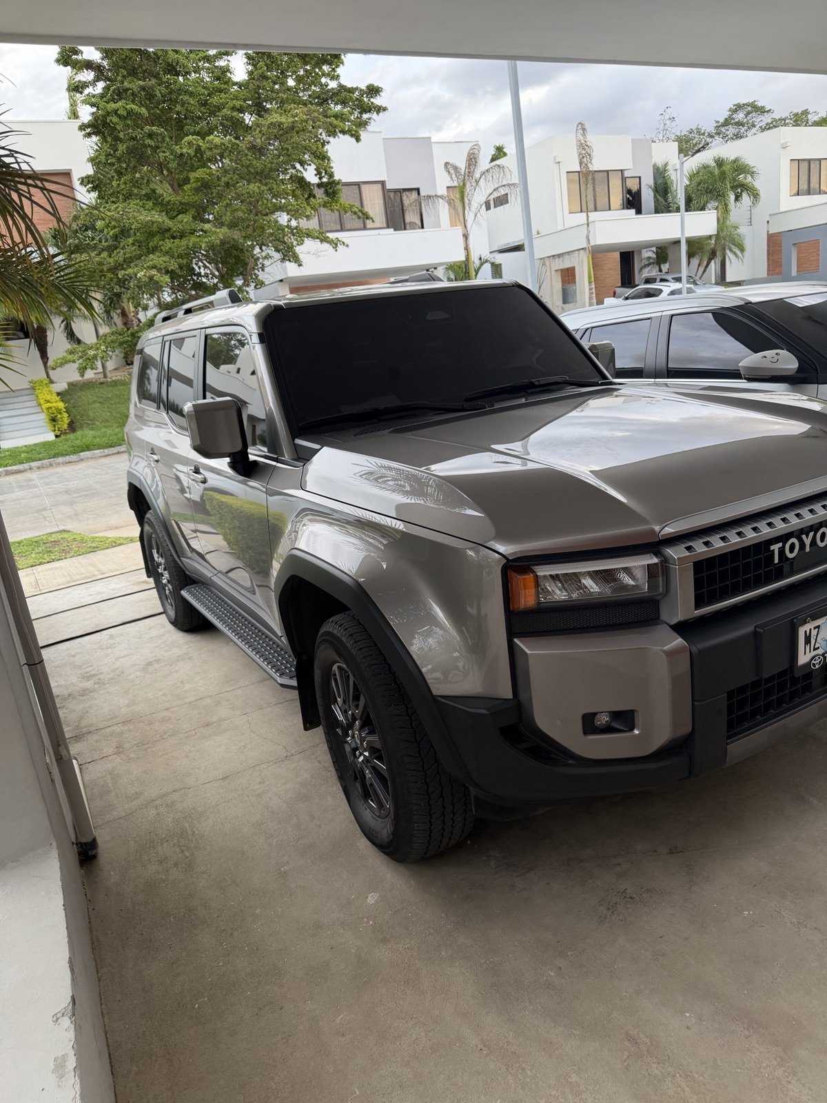 Land Cruiser Prado lateral